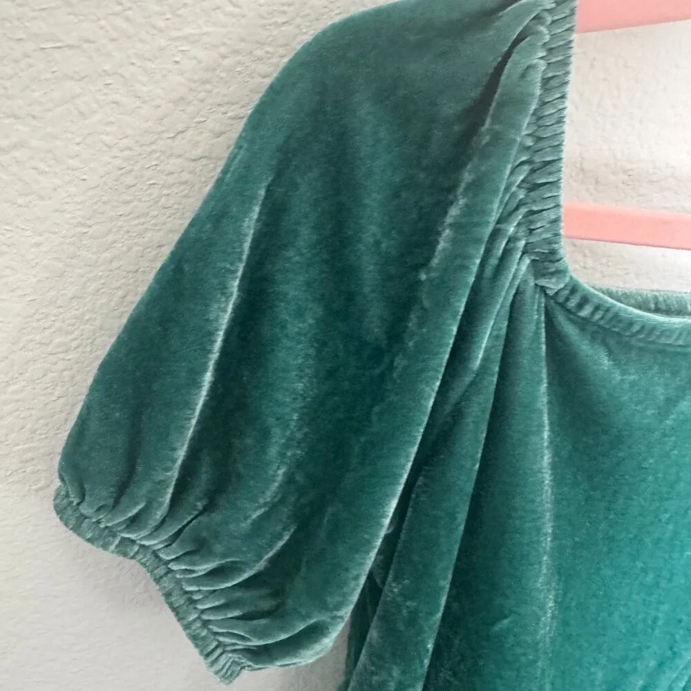 Carter’s Velvet Green‎ Dress Girls Sizes 10 & 12 Puff Sleeves